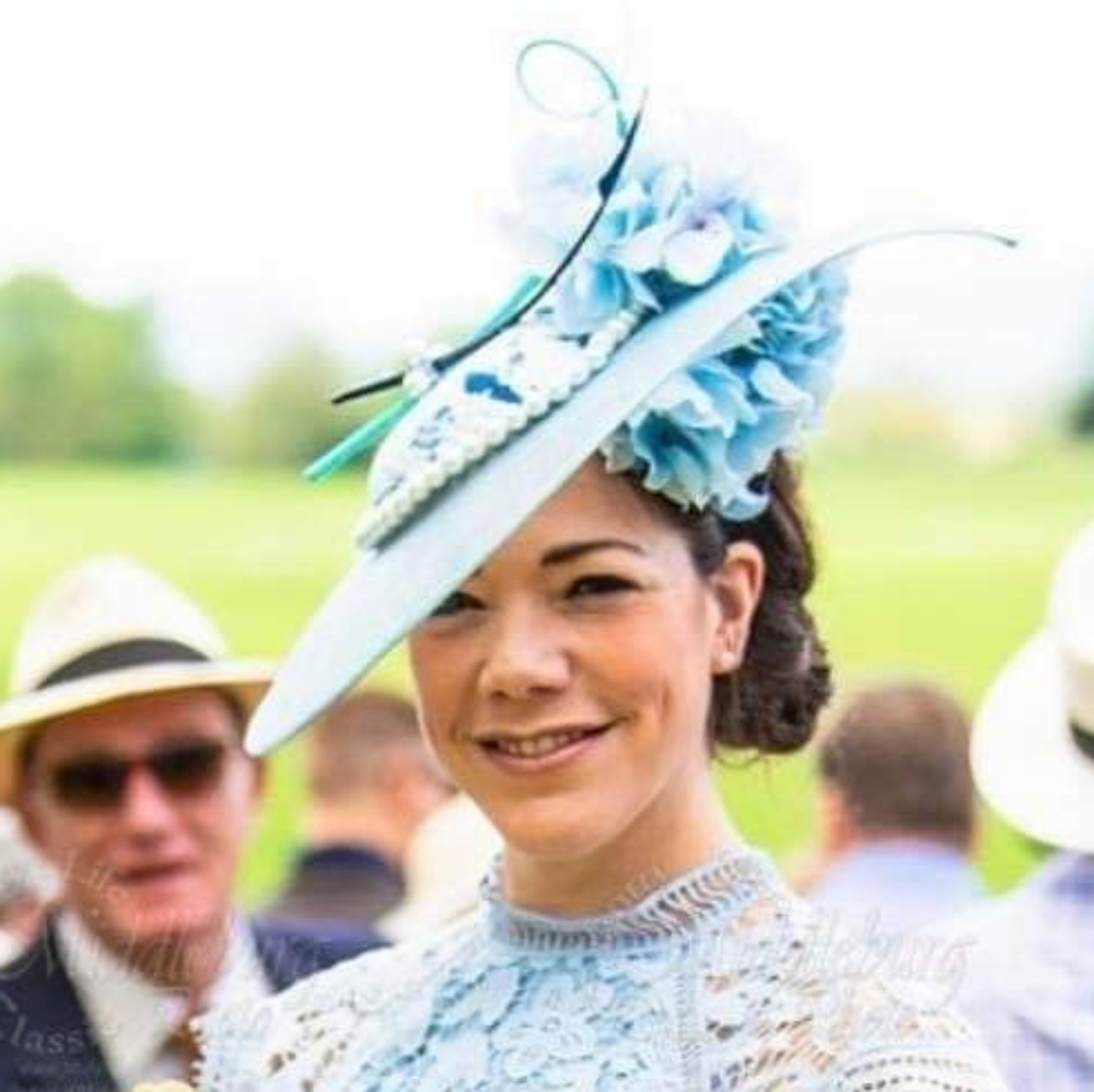 Blue Headpiece Hat Races Kentucky Derby